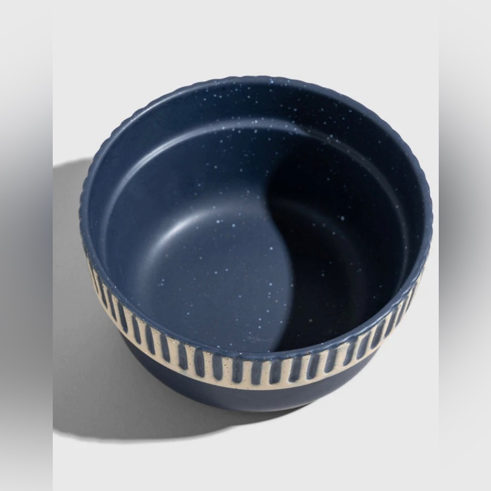 BRAND NEW Dinnerware - Stoneware Bowls - Set of 4 - Picture 3 of 4
